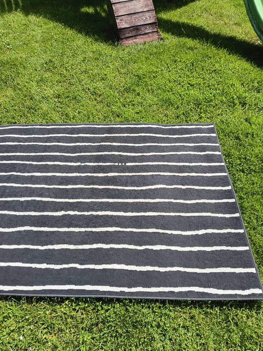 Dywan 130x190 używany do odświeżenia.