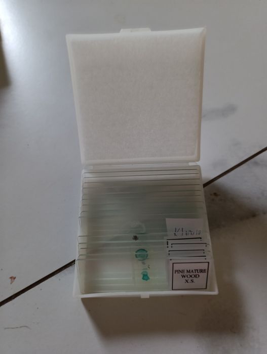 Zestaw laboratoryjny z mikroskopem opticon