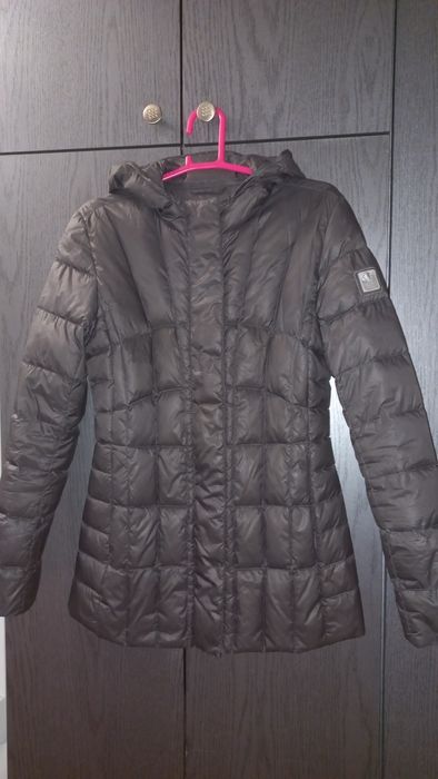 Стильна легка куртка пуховик Champion, размер S.
