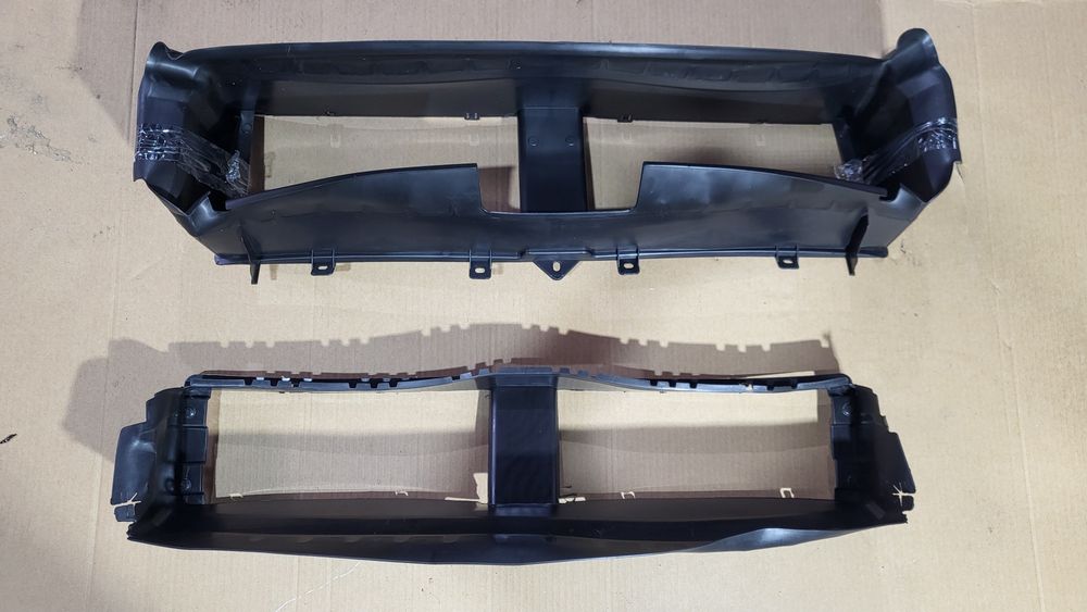 Накладка губи Ford Escape 2023 2024 2025