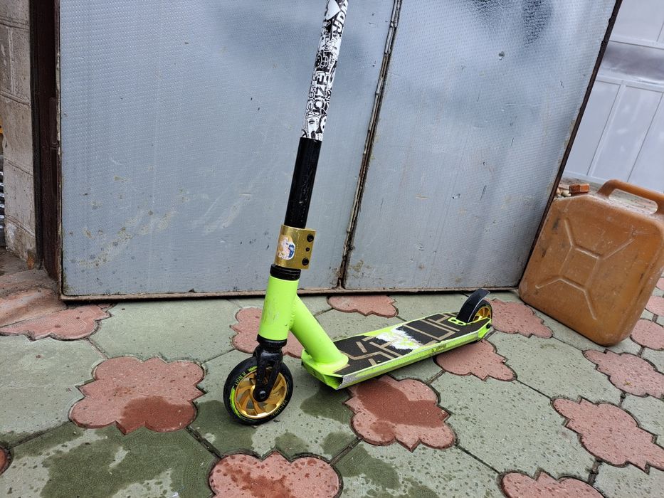 Самокат трюковой