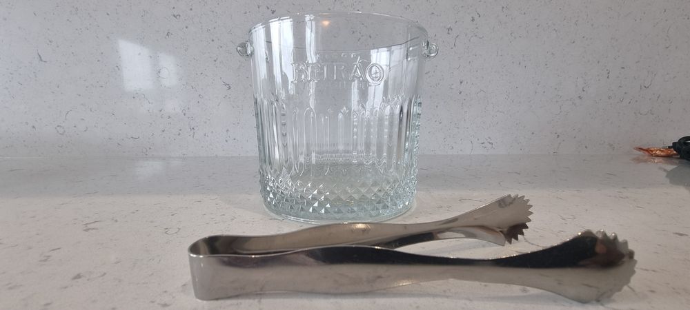 Conjunto jarros e copos