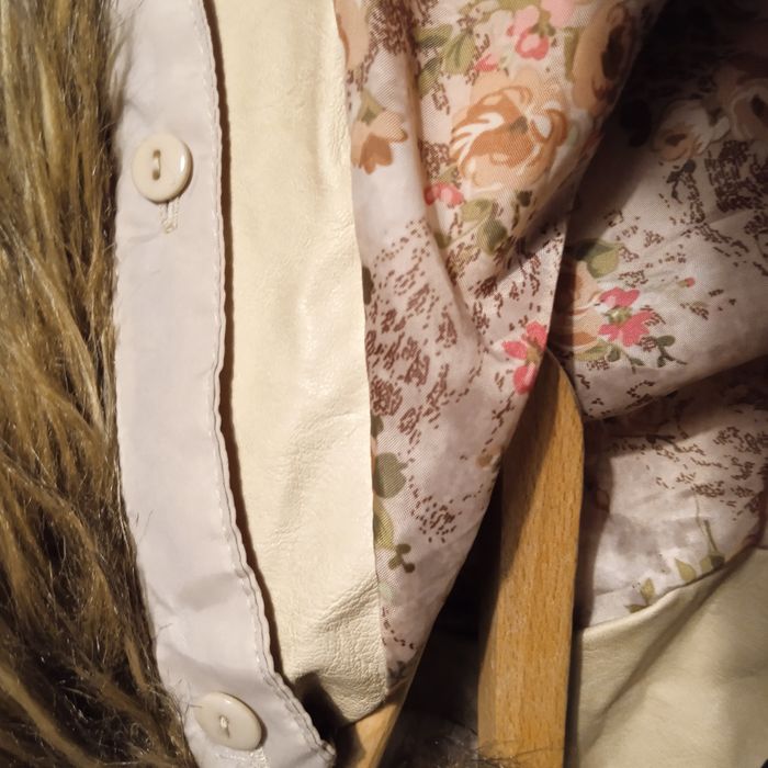 Kurtka GUESS z ekoskory