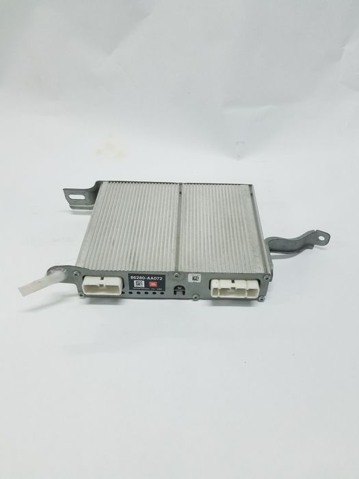 Штатный усилитель Toyota Camry 2002-2006 підсилюва JBL