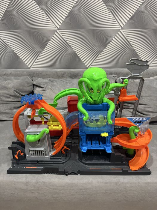 Трек Хот Вілс ,восмініг ,зміни колір (оригінал)