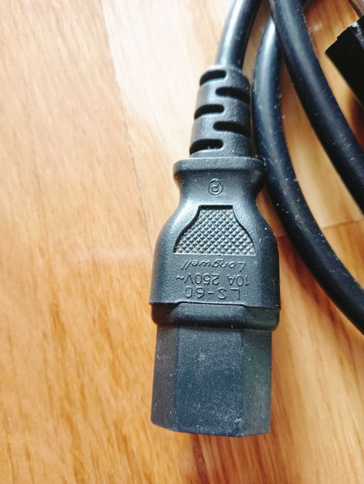 Cabo de alimentação