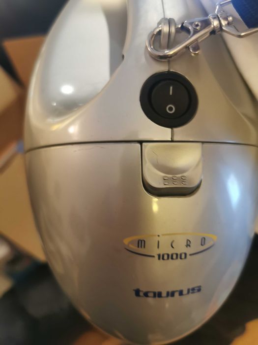 Aspirador Taurus micro 1000