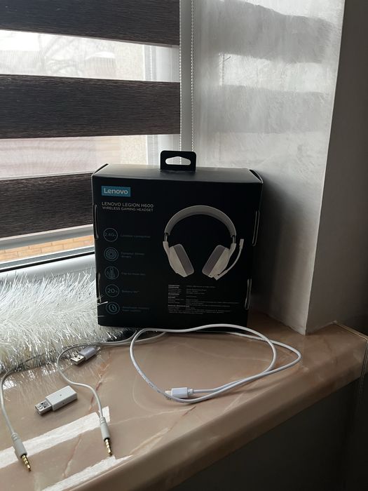 Продам ігрові навушники  Lenovo H600 Wireless White