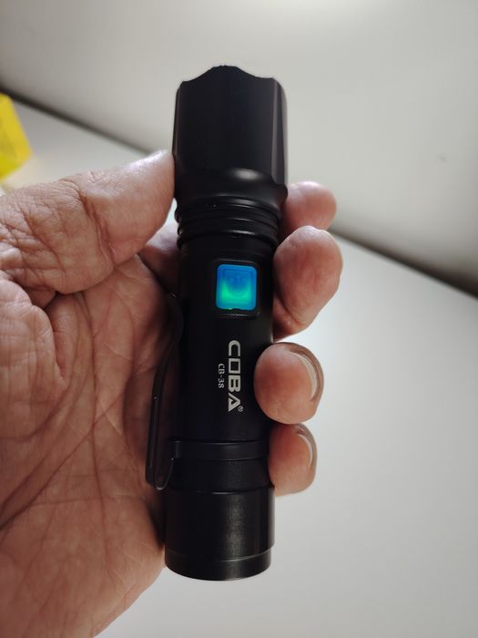 Lanterna C 38- 11 cm –  alcance 400 m.. Indicado para  Forças de segur