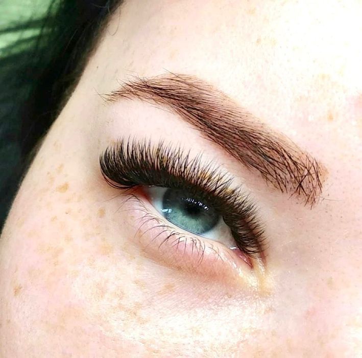 Нарощування вій .