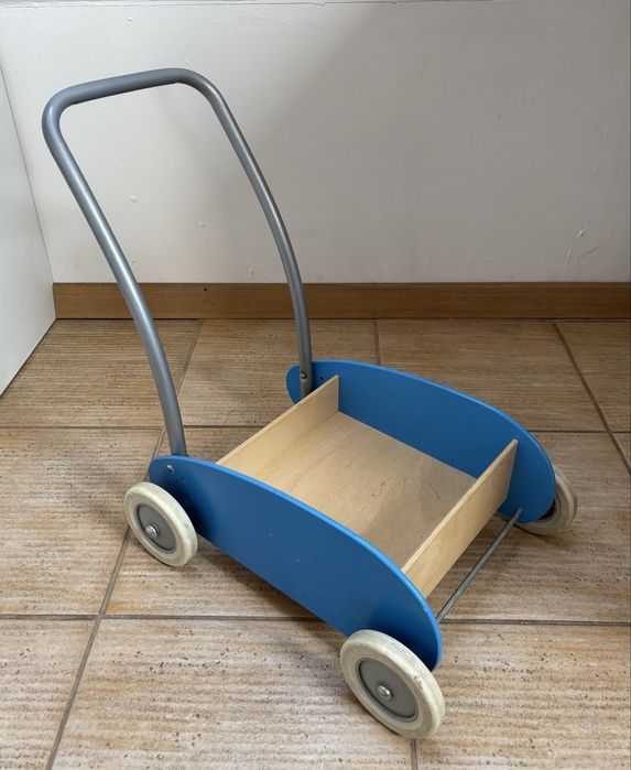 Łóżeczko bujane i wózek dla lalek