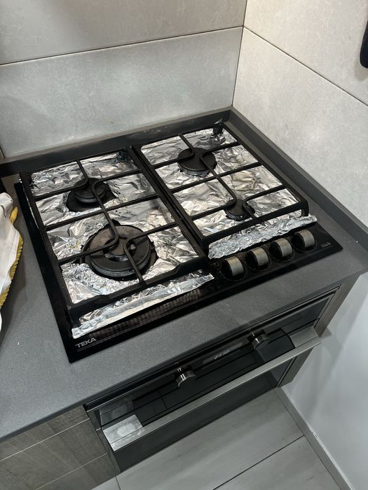 Placa a Gás TEKA em Vidro – Funciona Perfeitamente (isqueiro avariado)