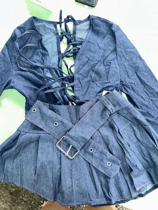 Roupa, casaco e saia