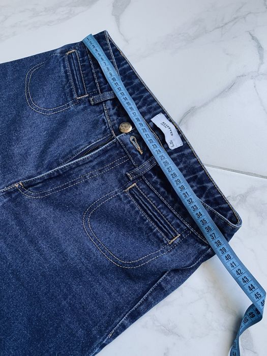 Reserved Denim – класичні прямі жіночі джинси