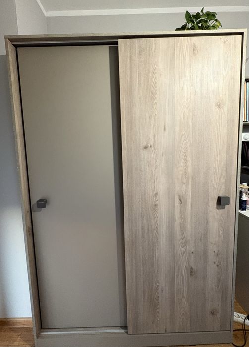 Komplet solidnych mebli