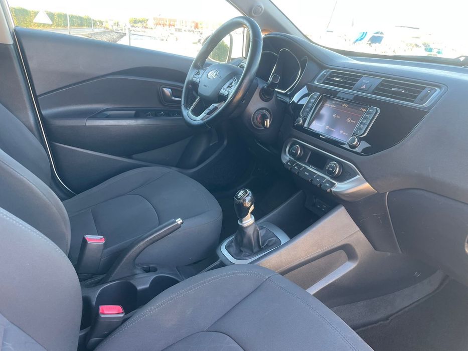 Kia rio comercial 2016  1.1 crdi