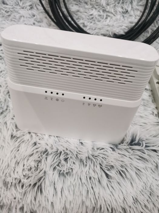Router ZTE MF258 + antena na kartę sim stan bardzo dobry