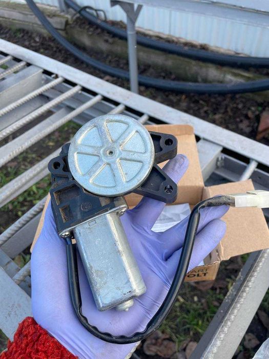 Мотор склопідіймача правий (КВАДРАТ) ВАЗ 2109,2110,2112,2113,2114,2115