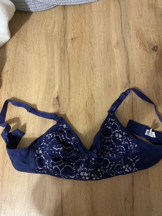 Бюст для годуючих мам