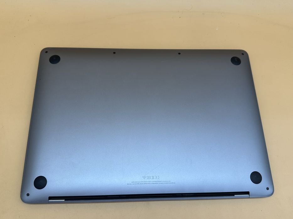 Macbook pro 2020 m1 512 gb ssd 8gb