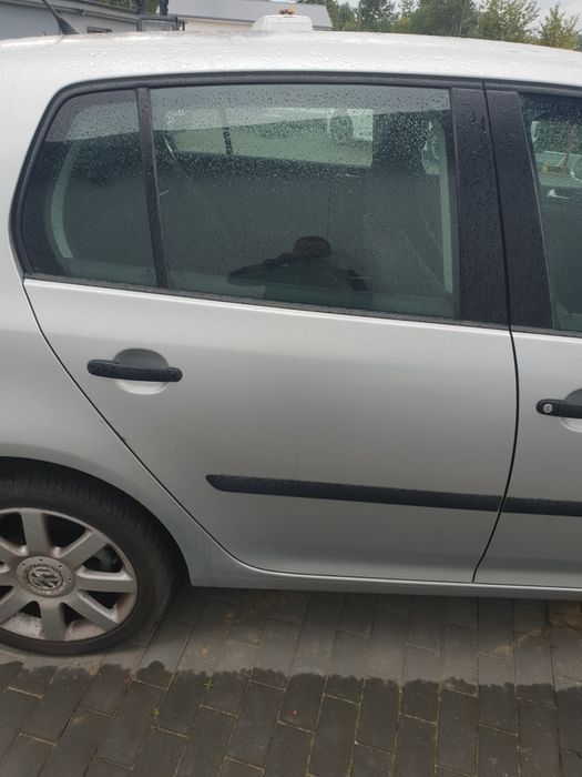 Drzwi maka klapa zderzak tyl 4 PDC LA7W VW Golf  V Golf V kombi LC5F Jetta LX7W