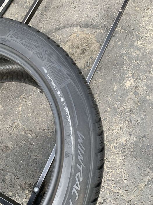 Шини 305/40 R20 пара Vredestein , зима , 6,5мм