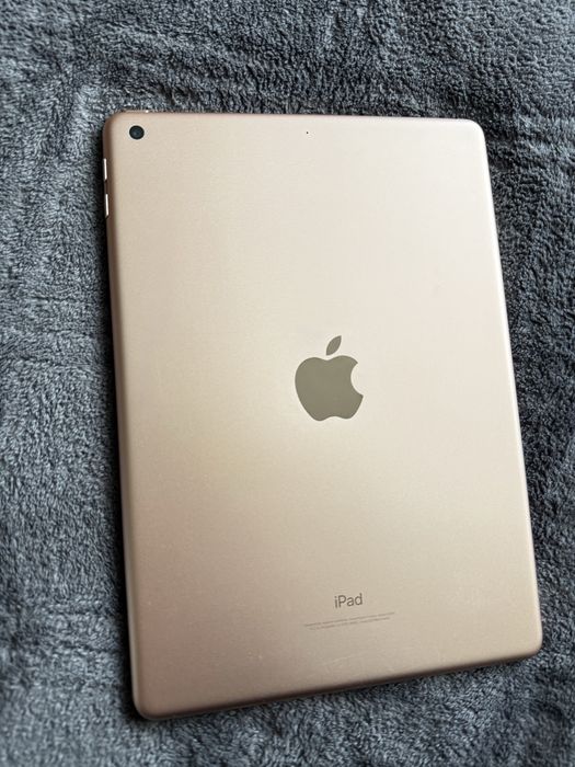 Продам iPad 6 покоління 32 ГБ