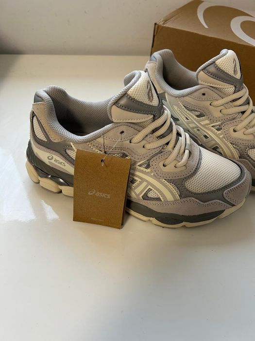 Sapatilhas ASICS  cinzento claro 40,50