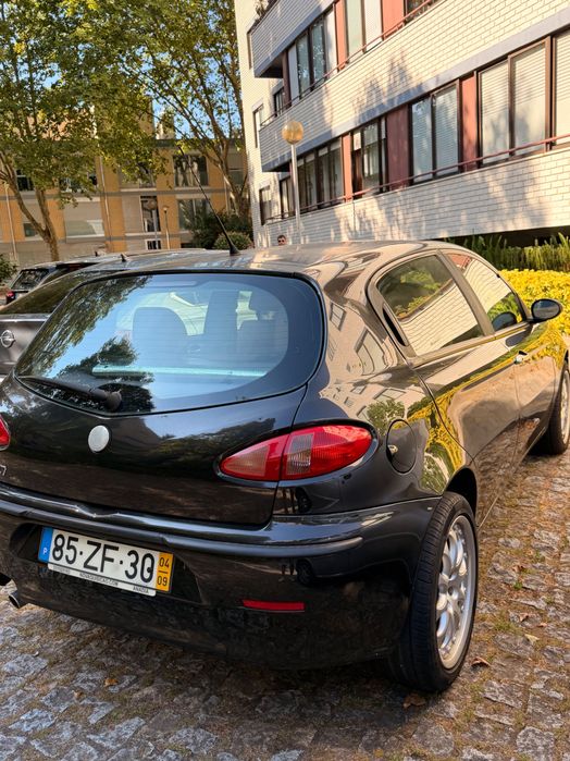 Alfa Romeo 147 Distinctive (2004)
