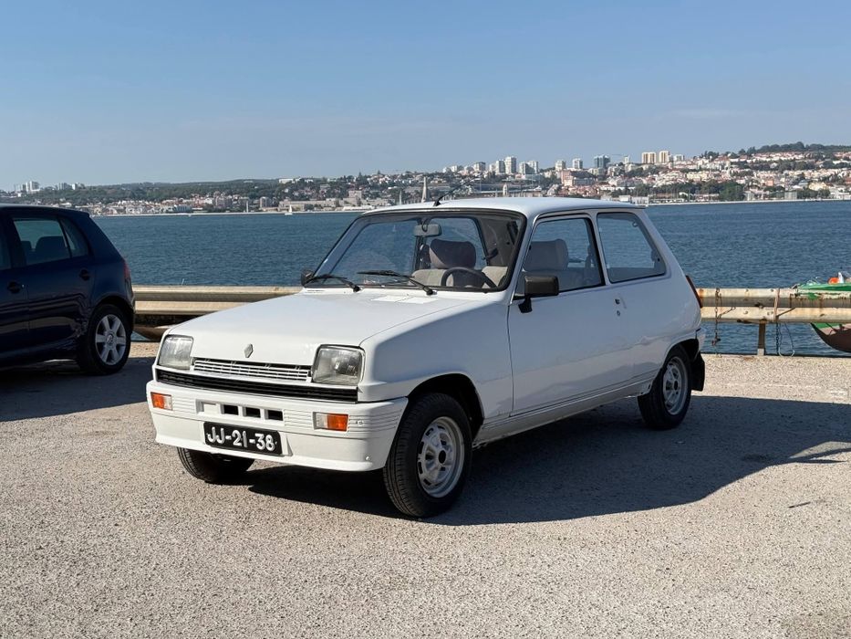 Renault 5.  Laureat  44cv