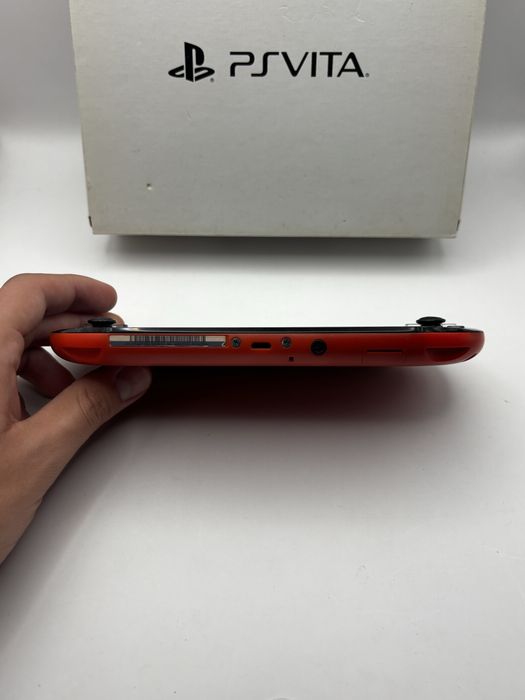 czarno czerwona konsola PS Vita slim 2000 + pudełko + kabel stan dobry