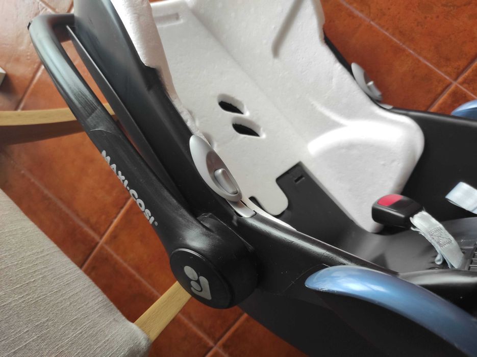 Ovinho/Cadeira auto  Maxi-Cosi CabrioFix + Carrinho Quinny zapp xtra2