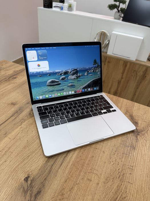 Macbook Pro 13 2020рік І5 16/512Гб, дуже гарний