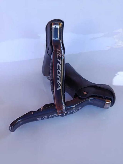 Manetes Shimano Ultegra Di2 10/11V ST6770