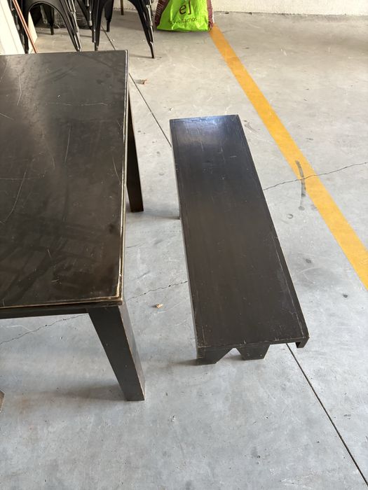 4 conjutos mesas e bancos