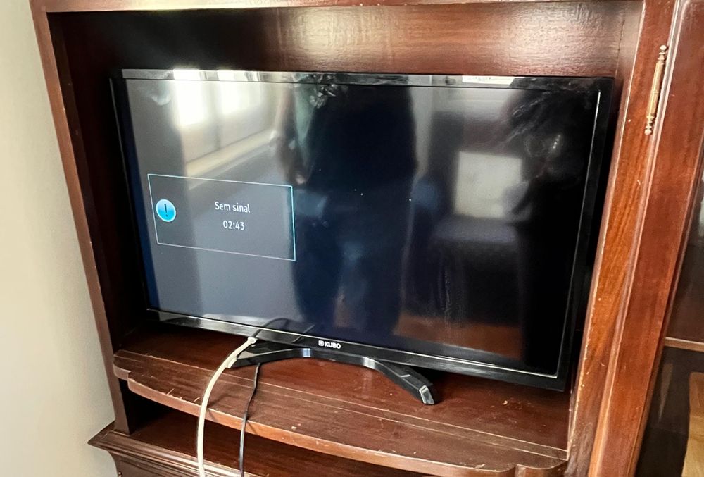 Smart TV 32" Kubo K3755VTSTHD