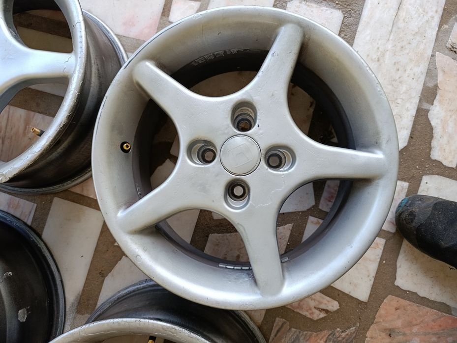 Jantes Especiais 15 4x100 7J ET35 Honda Toyota Nissan Opel Renualt