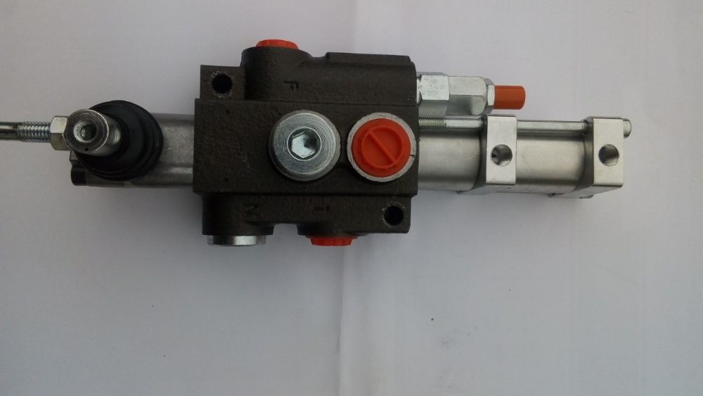 Распределитель подъема кузова или прицепа Газ. Пневмоуправление