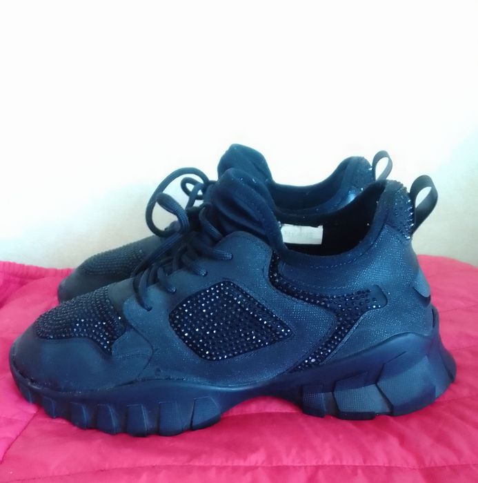 Фирменные кроссовки и зимние кожаные ботинки. Made in Italy. 40, 37р.