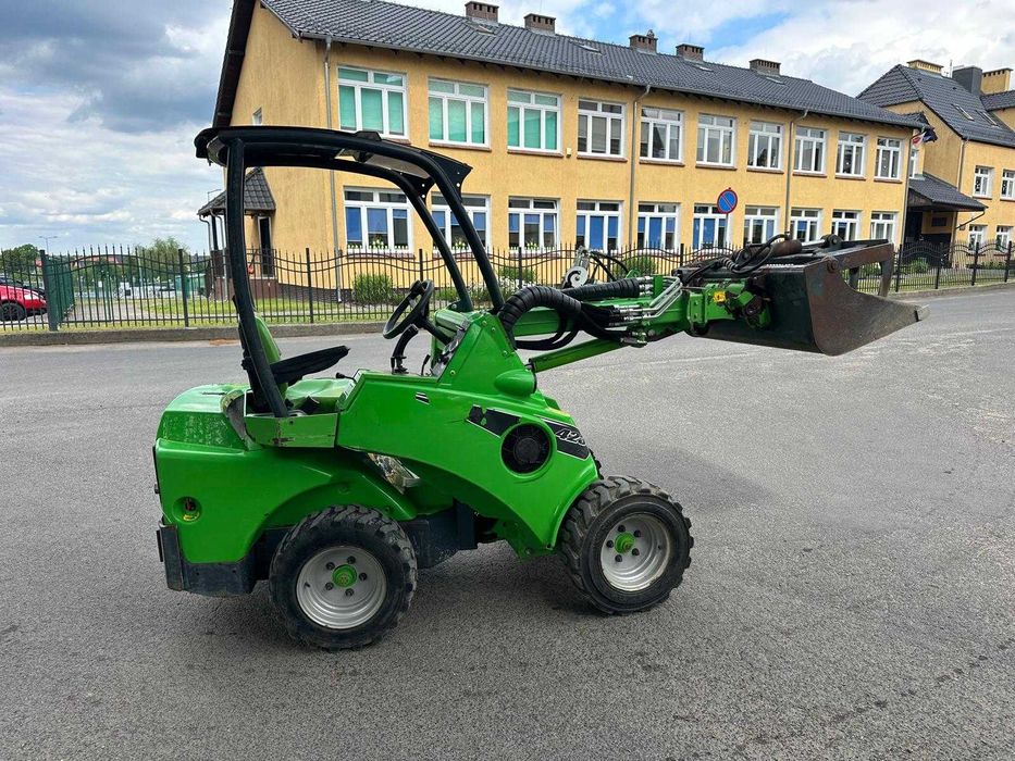 Ładowarka przegłubowa Avant 423
