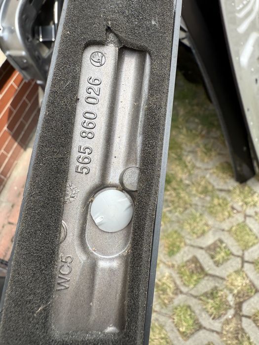 Skoda Kodiaq reling dachowy lewy OE 565