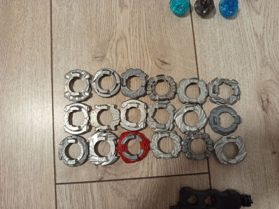 Бейблейд деталі , та драйвера , є hasbro!!! А1 немає!!!