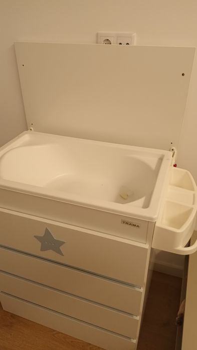 Cómoda quarto criança com banheira + cama grades com colchão