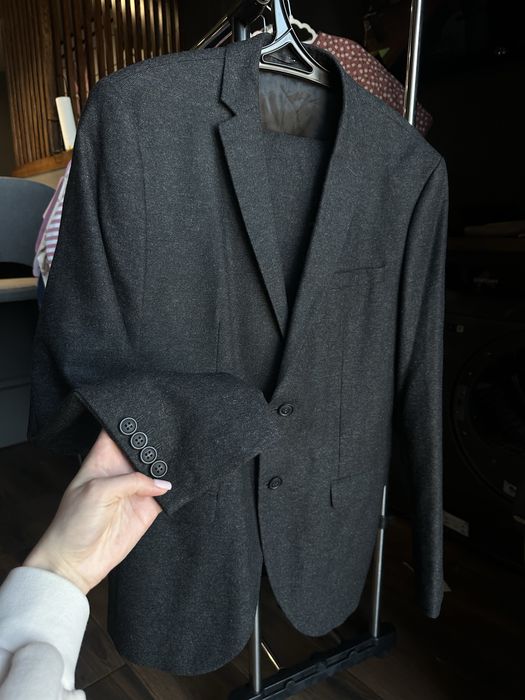 Новий чоловічий брючний костюм