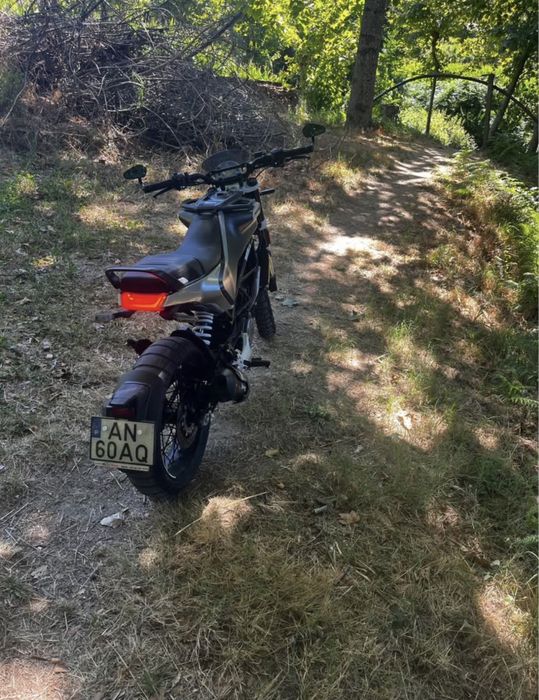 husqvarna svartpilen 125