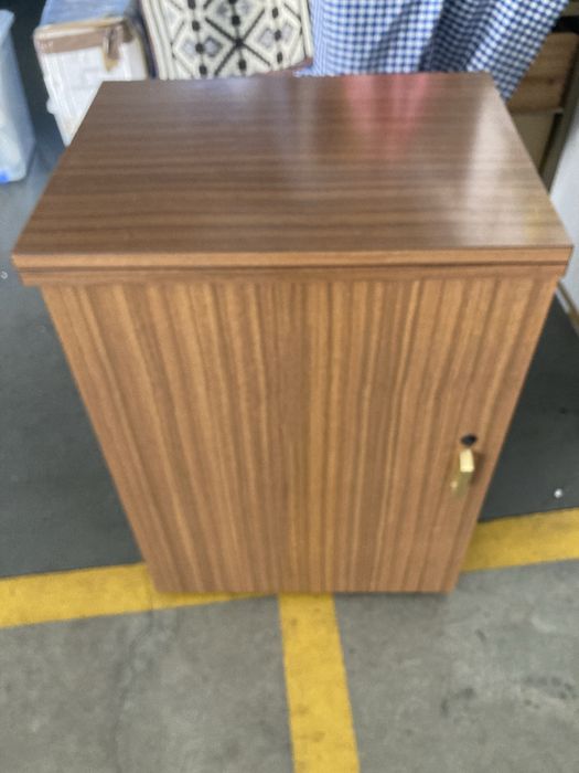 Máquina de Costura PFAFF 60 Automática, com Móvel