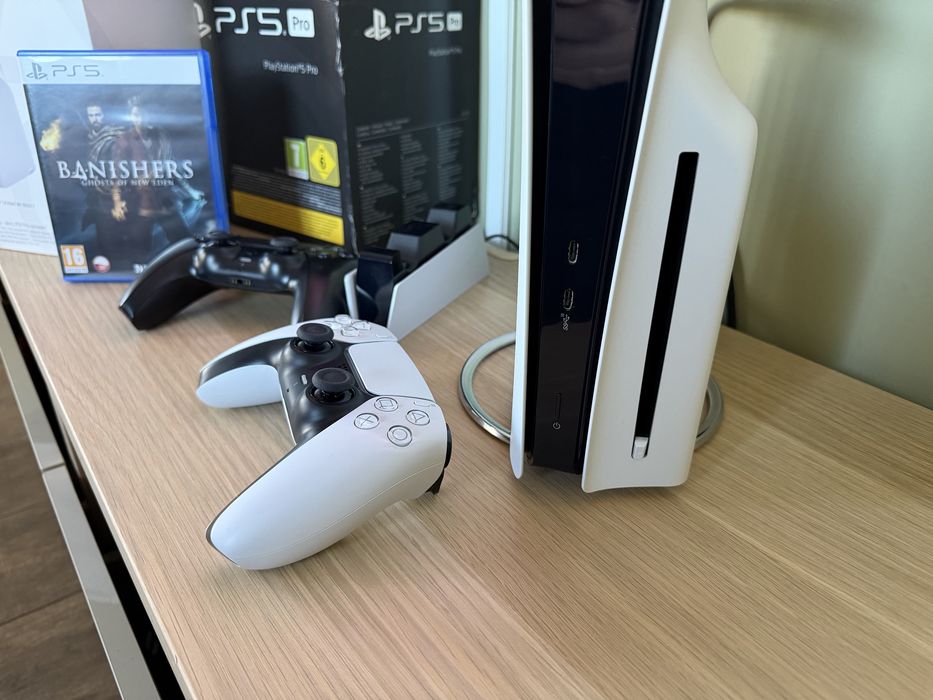 Konsola PlayStation 5 Pro 2tb Duży zestaw 2x pad Napęd Ładowarka Gra