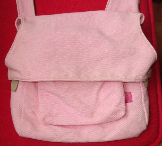 Mala rosa da Details, nova