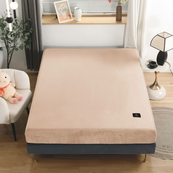 Велюрове простирадло на резинці