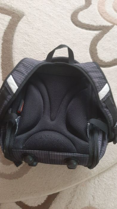 Продам рюкзак шкільний 1-4 клас , для хлопчика